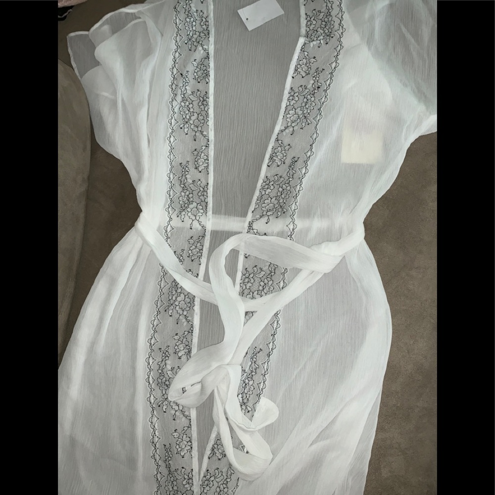NWT embroidered beach cover kimono